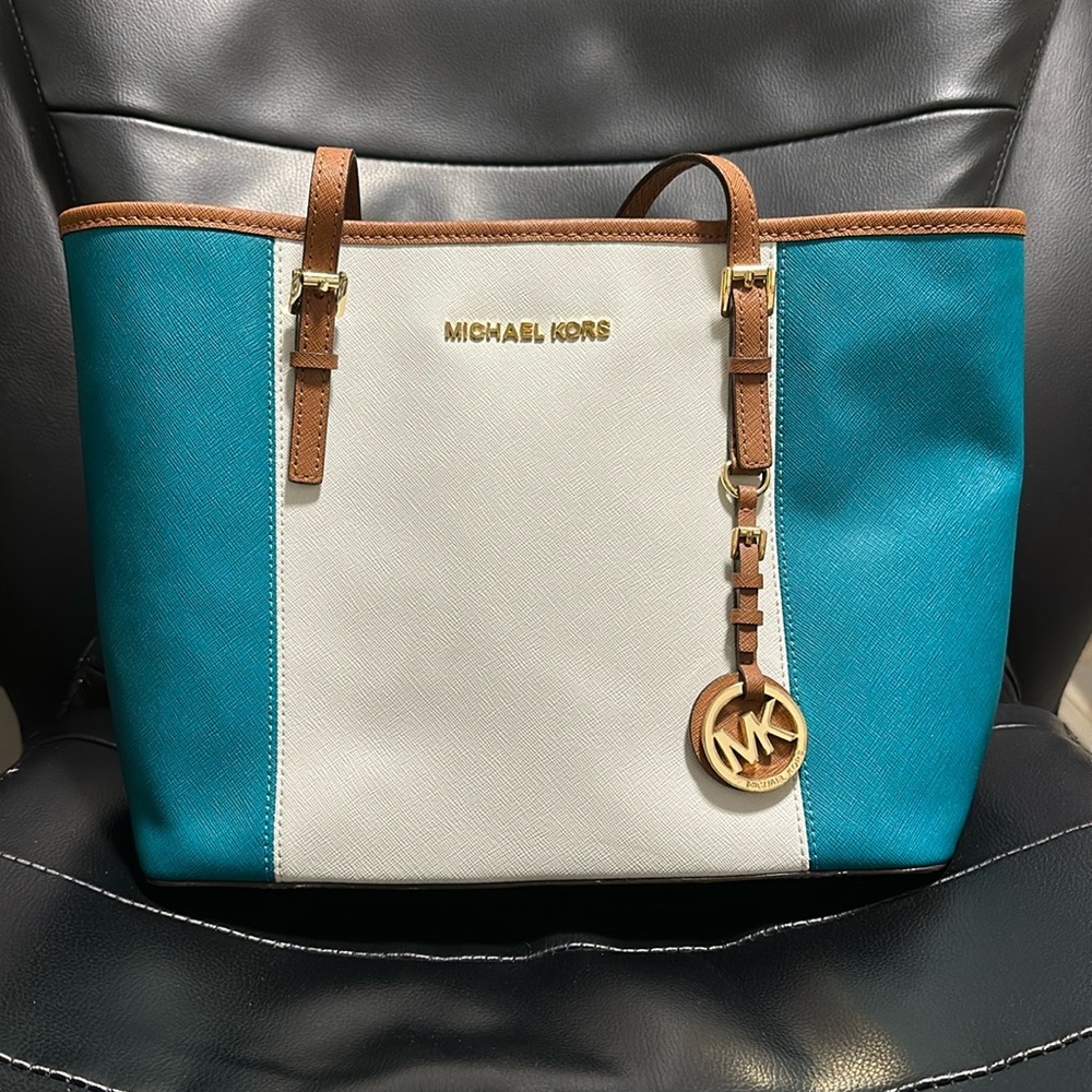 Michael kors tote